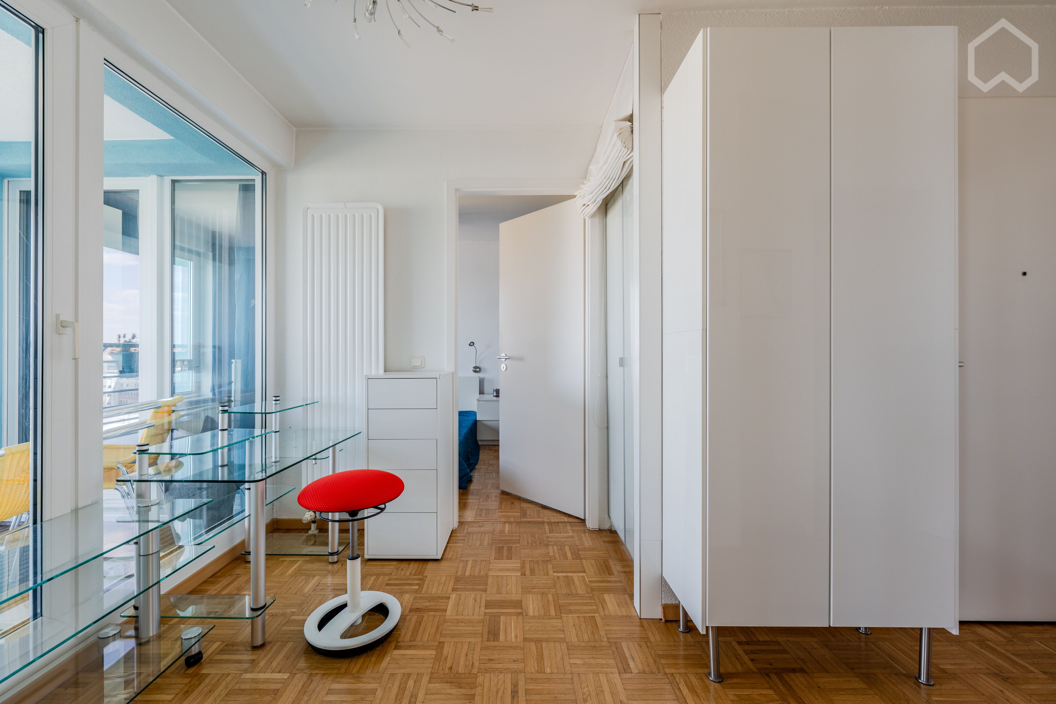 Prime Location In Charlottenburg – Panoramic View & Concierge Near The River - Prime Location in Charlottenburg – Panoramic View & Concierge near the River - Gallery - 6