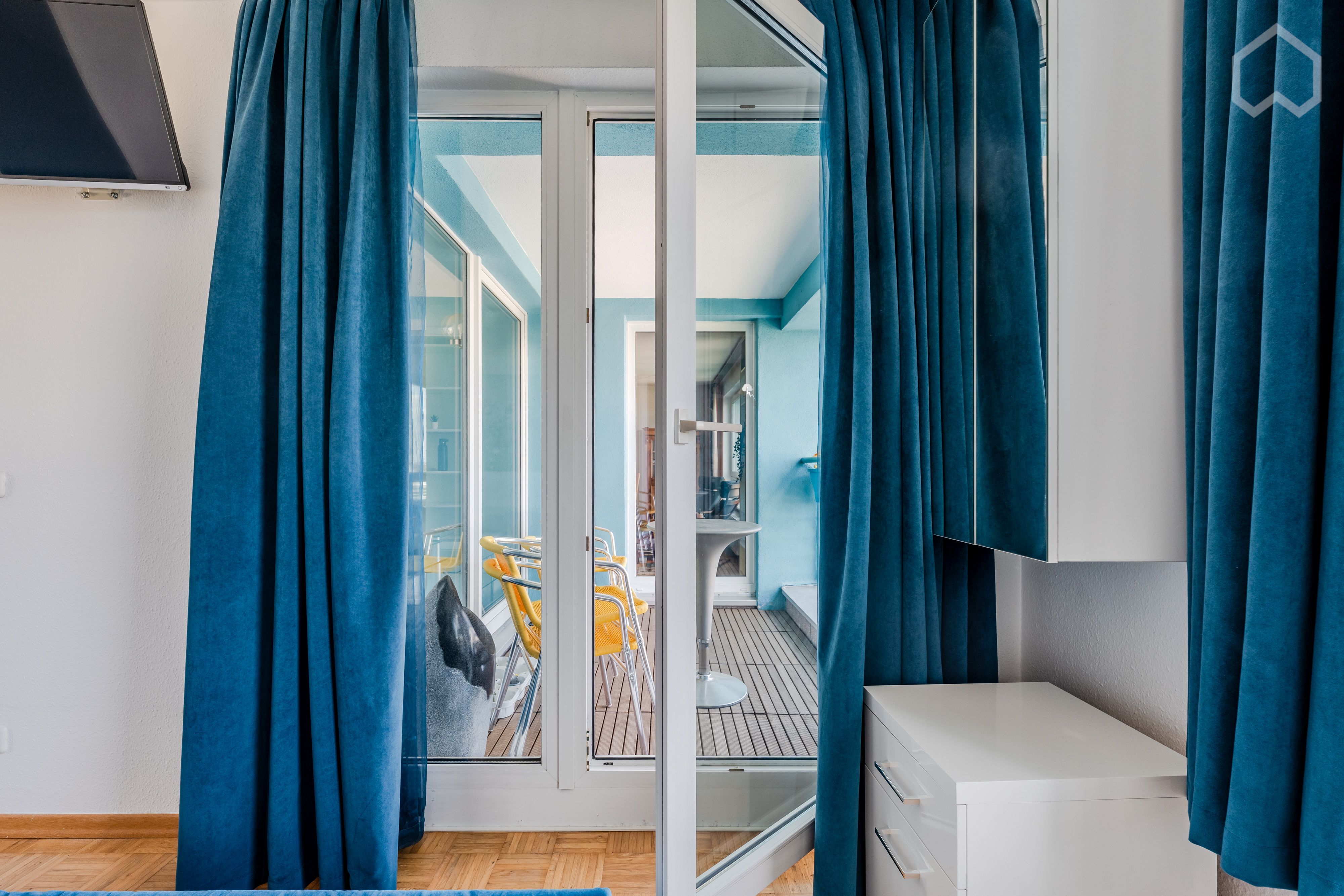 Prime Location In Charlottenburg – Panoramic View & Concierge Near The River - Prime Location in Charlottenburg – Panoramic View & Concierge near the River - Gallery - 4