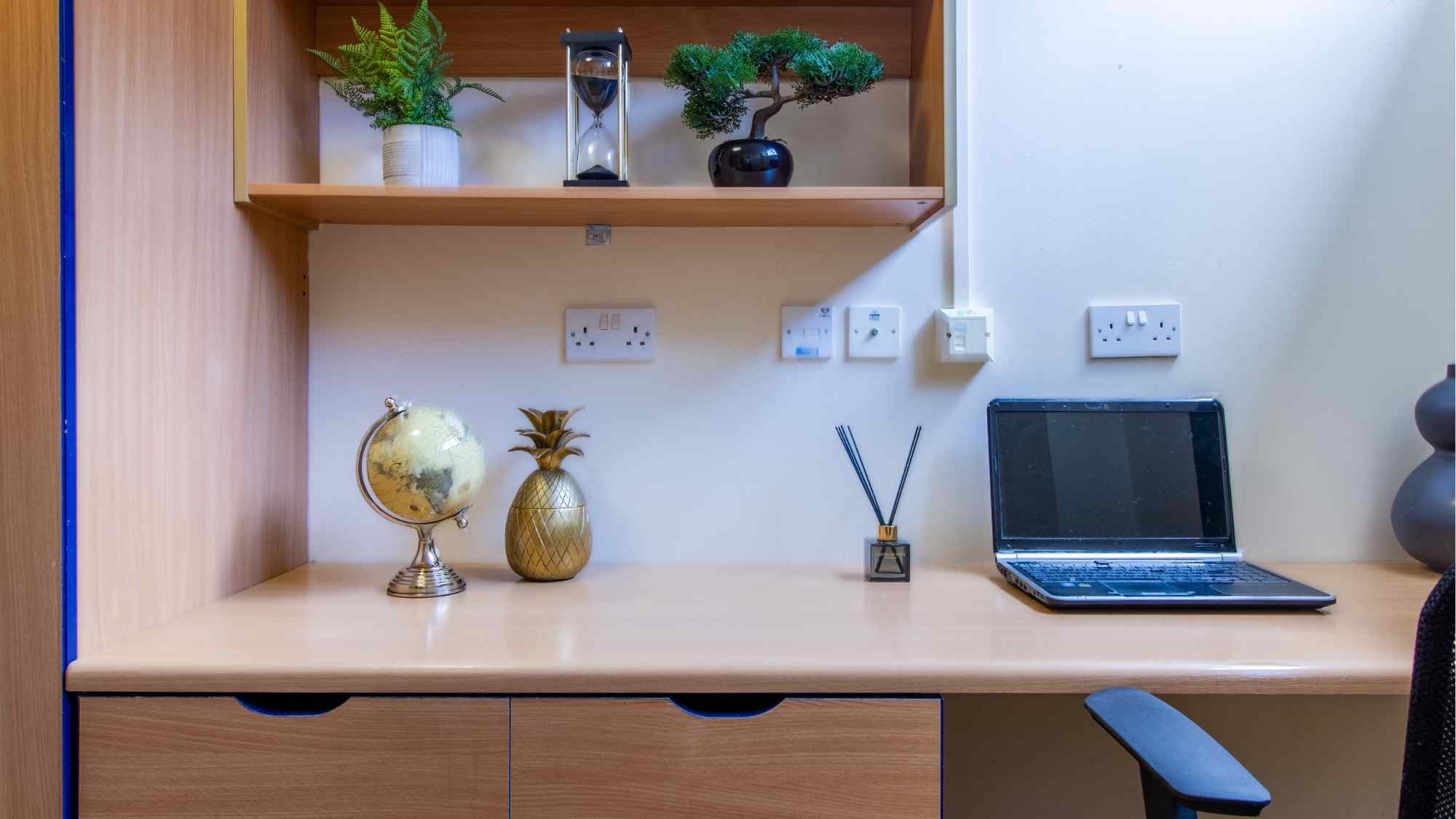  Bronze Room  -  Ben Russell Court  - Gallery -  1