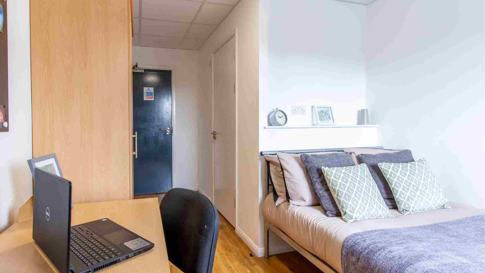  Gold Ensuite  -  Danesgate House  - Gallery -  1