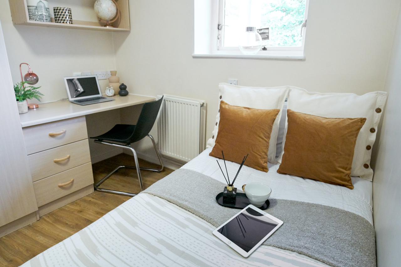 Bronze Room - St Andrew's Gardens - Gallery - 1