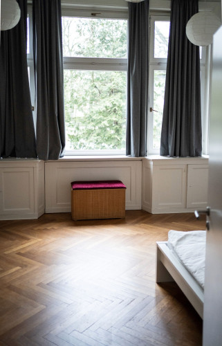 Cute, amazing suite in popular area