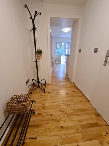 Beautiful garden apartment in the zoo district