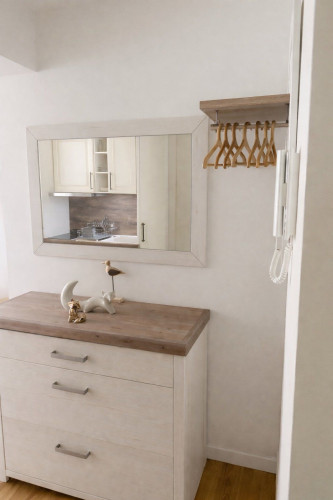 Bright & Elegant 2-Room Apartment near Schloßstraße & Freie Universität (FU Berlin), Berlin-Steglitz