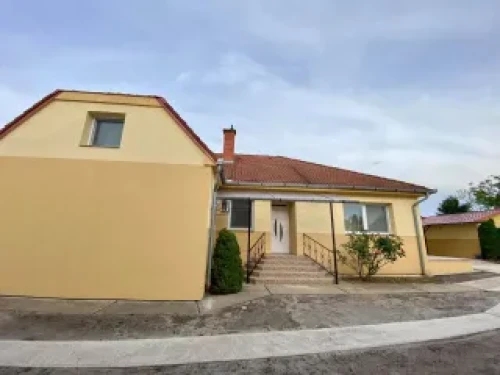 4 rooms house of 133m² in Debrecen