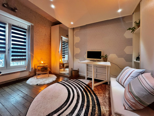 Fantastic, bright and functional studio - in a dynamic neighborhood near the Alexandre Dumas metro station