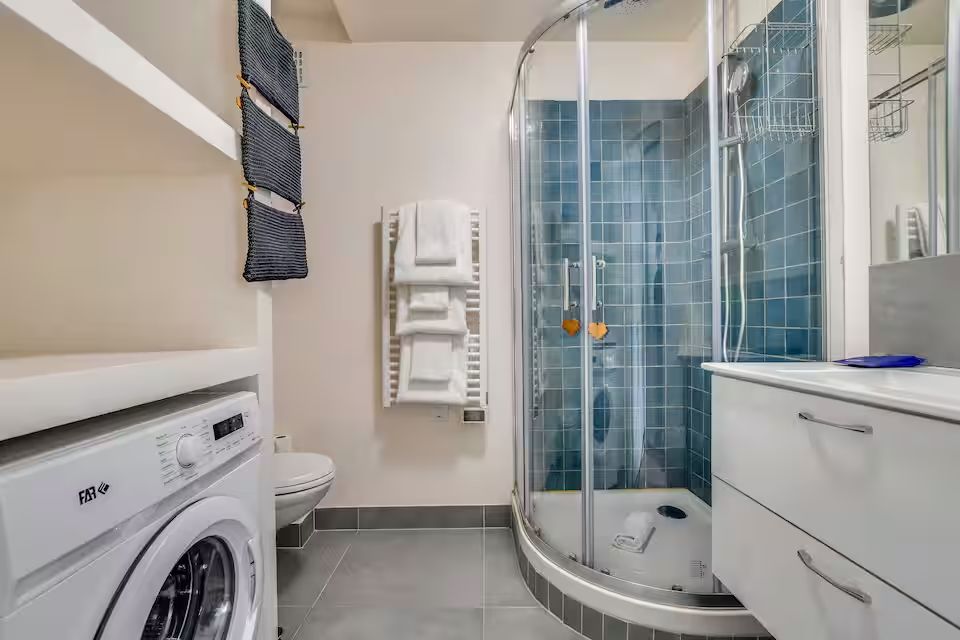  Spacious 1-Bedroom/4-Room Apartment - Buttes-Chaumont  -  Spacious 1-bedroom/4-room apartment - Buttes-Chaumont  - Gallery -  5