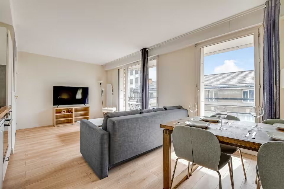  Spacious 1-Bedroom/4-Room Apartment - Buttes-Chaumont  -  Spacious 1-bedroom/4-room apartment - Buttes-Chaumont  - Gallery -  11