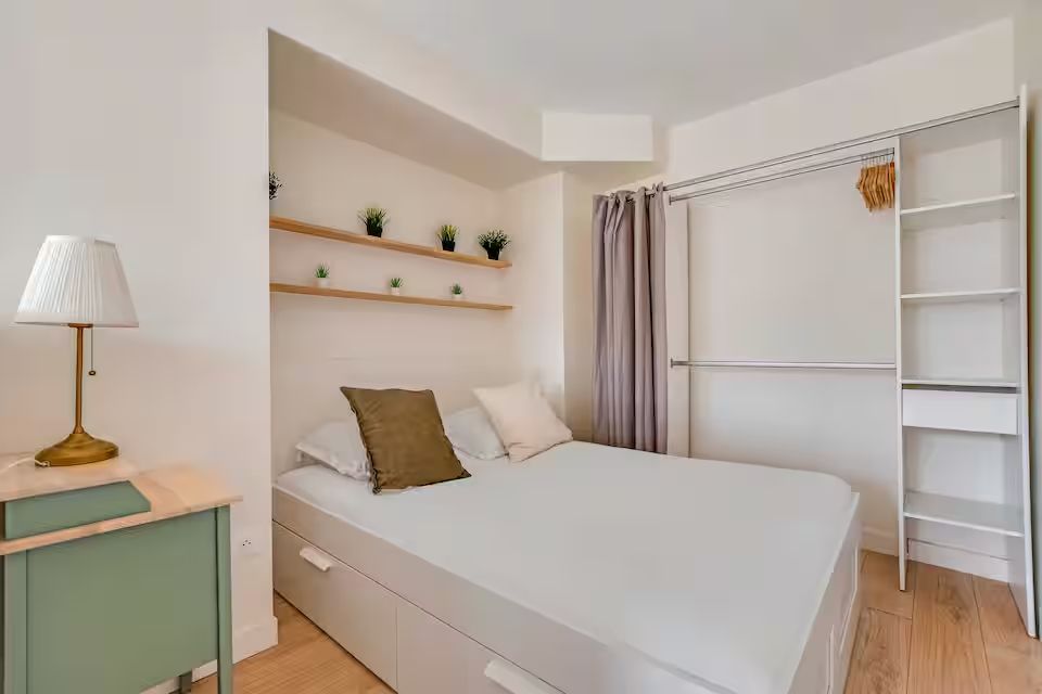  Spacious 1-Bedroom/4-Room Apartment - Buttes-Chaumont  -  Spacious 1-bedroom/4-room apartment - Buttes-Chaumont  - Gallery -  6