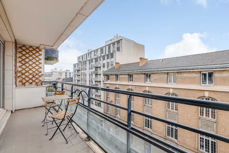 Spacious 1-Bedroom/4-Room Apartment - Buttes-Chaumont - Spacious 1-bedroom/4-room apartment - Buttes-Chaumont - Gallery - 1