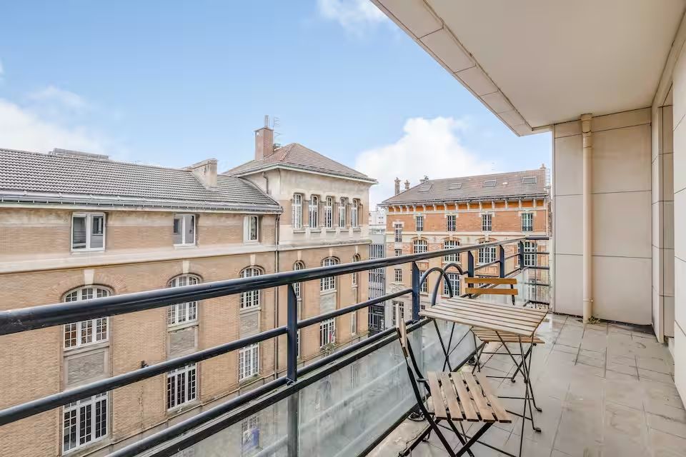  Spacious 1-Bedroom/4-Room Apartment - Buttes-Chaumont  -  Spacious 1-bedroom/4-room apartment - Buttes-Chaumont  - Gallery -  2