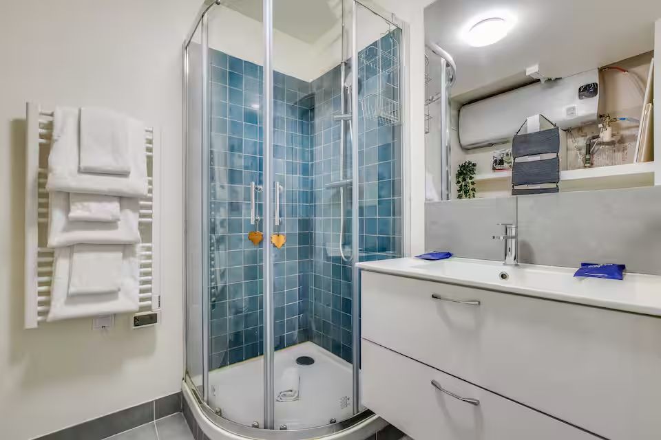  Spacious 1-Bedroom/4-Room Apartment - Buttes-Chaumont  -  Spacious 1-bedroom/4-room apartment - Buttes-Chaumont  - Gallery -  4