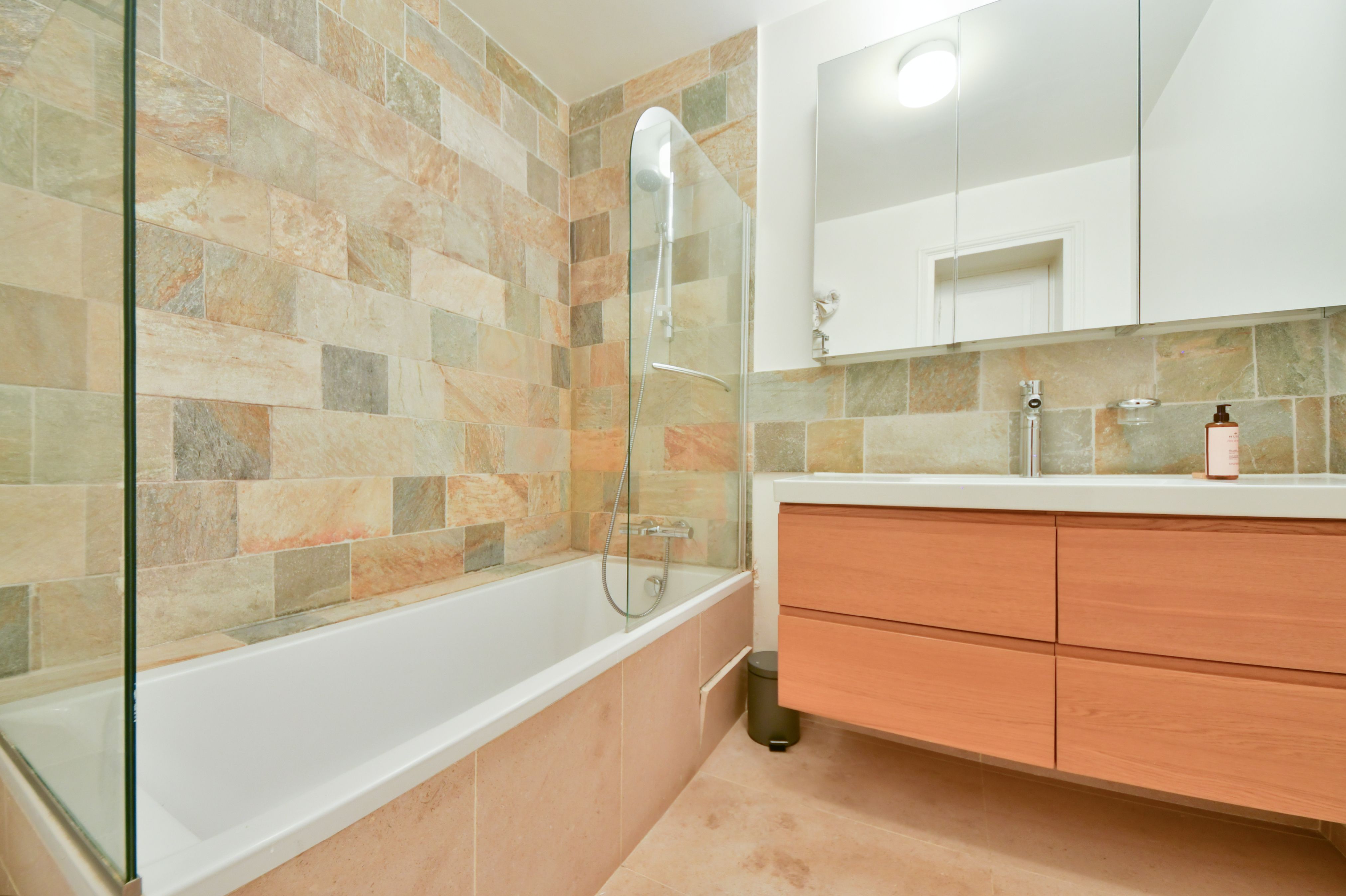  Location Meublée 2 Pièces Centre De Paris : Salon + 1 Chambre Awesome Flat In The Heart Of Paris  -  Location meublée 2 pièces centre de Paris : salon + 1 chambre Awesome flat in the heart of Paris  - Gallery -  10