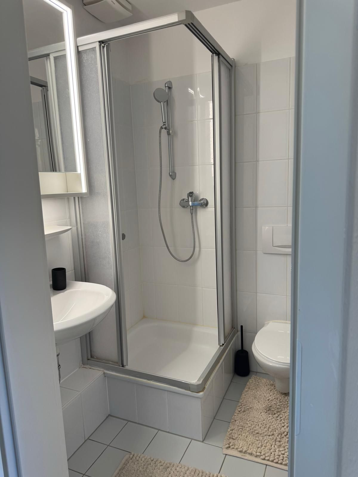  Cozy Studio In Düsseldorf Zoo/Grafenberg  -  Cozy studio in Düsseldorf Zoo/Grafenberg  - Gallery -  6