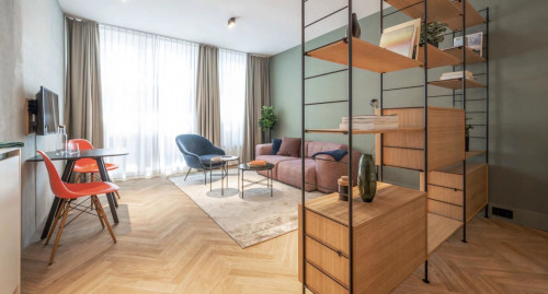 Stylish Designer Apartment with Balcony & Gym near Ku’damm