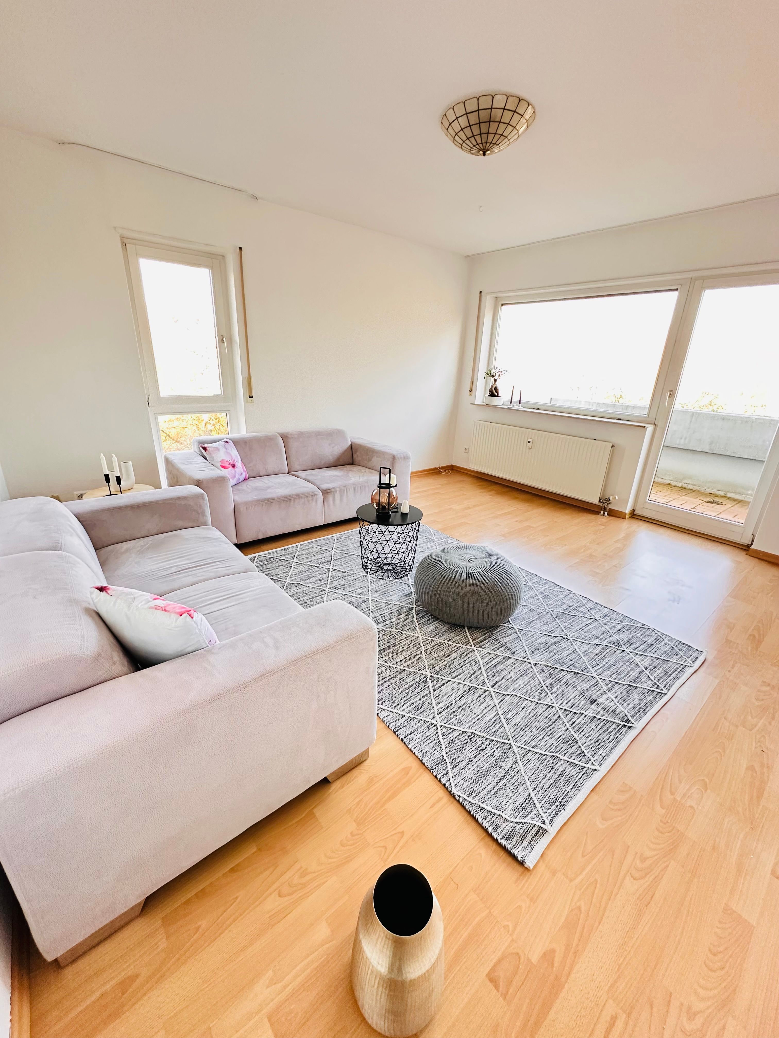 Beautiful And Bright 2.5-Room Partially Furnished Apartment With Kitchen, Balcony, And Underground P - Beautiful and bright 2.5-room partially furnished apartment with kitchen, balcony, and underground parking in Leonberg. - Gallery - 15