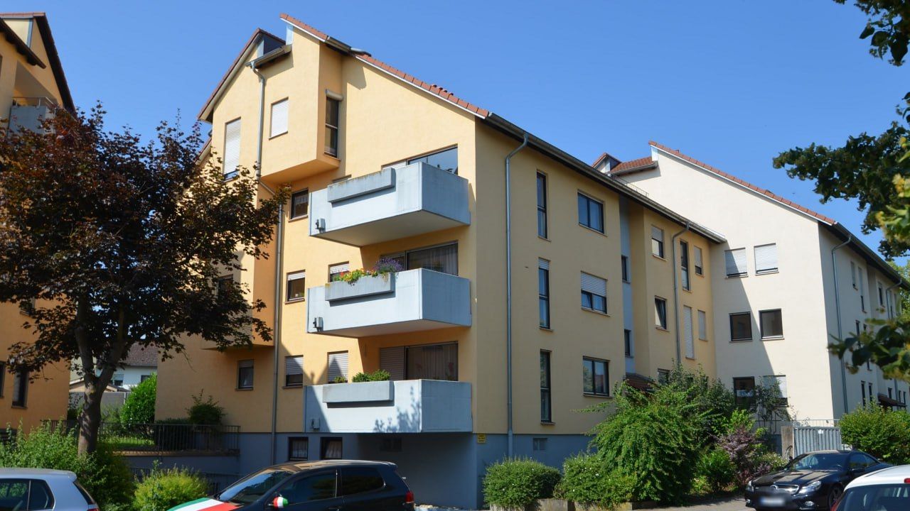 Beautiful And Bright 2.5-Room Partially Furnished Apartment With Kitchen, Balcony, And Underground P - Beautiful and bright 2.5-room partially furnished apartment with kitchen, balcony, and underground parking in Leonberg. - Gallery - 11
