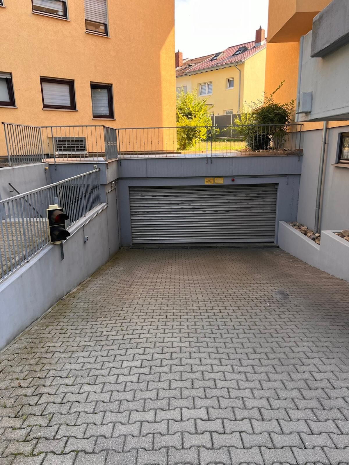 Beautiful And Bright 2.5-Room Partially Furnished Apartment With Kitchen, Balcony, And Underground P - Beautiful and bright 2.5-room partially furnished apartment with kitchen, balcony, and underground parking in Leonberg. - Gallery - 10