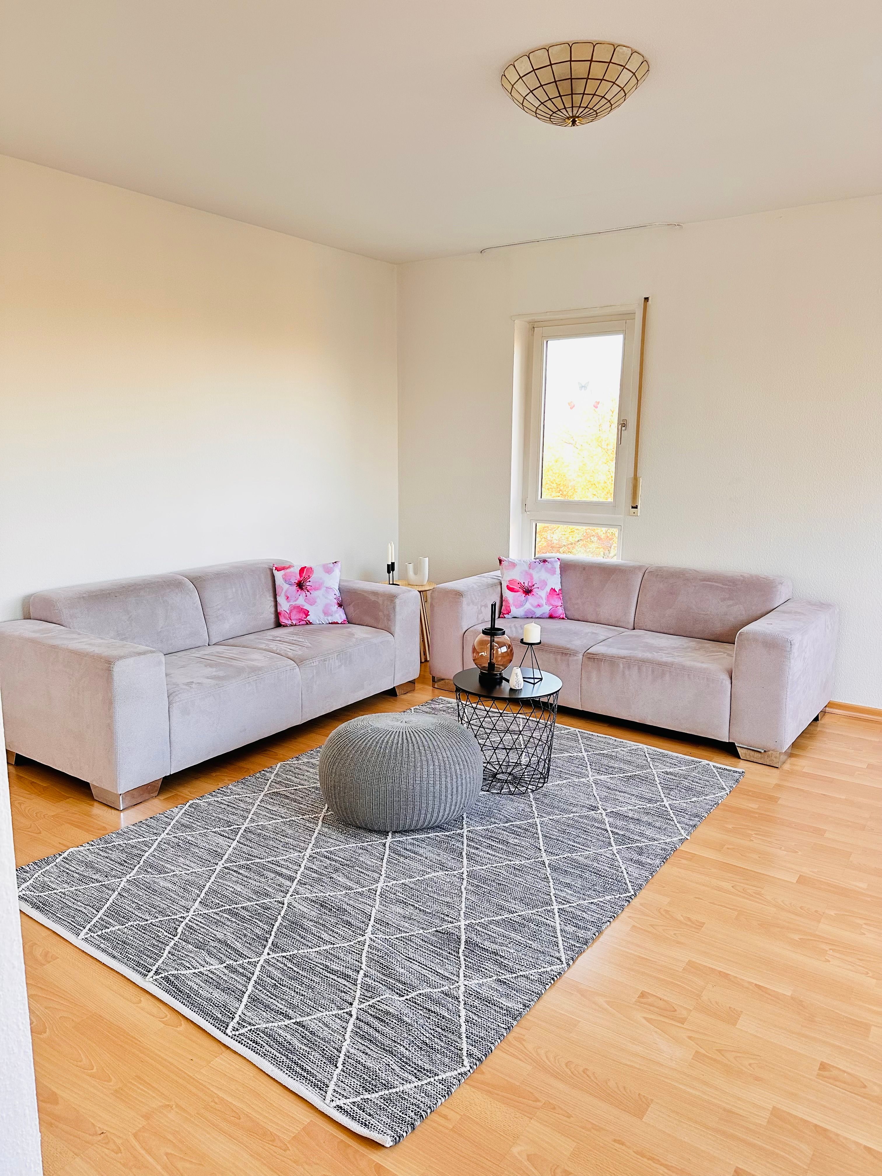 Beautiful And Bright 2.5-Room Partially Furnished Apartment With Kitchen, Balcony, And Underground P - Beautiful and bright 2.5-room partially furnished apartment with kitchen, balcony, and underground parking in Leonberg. - Gallery - 17