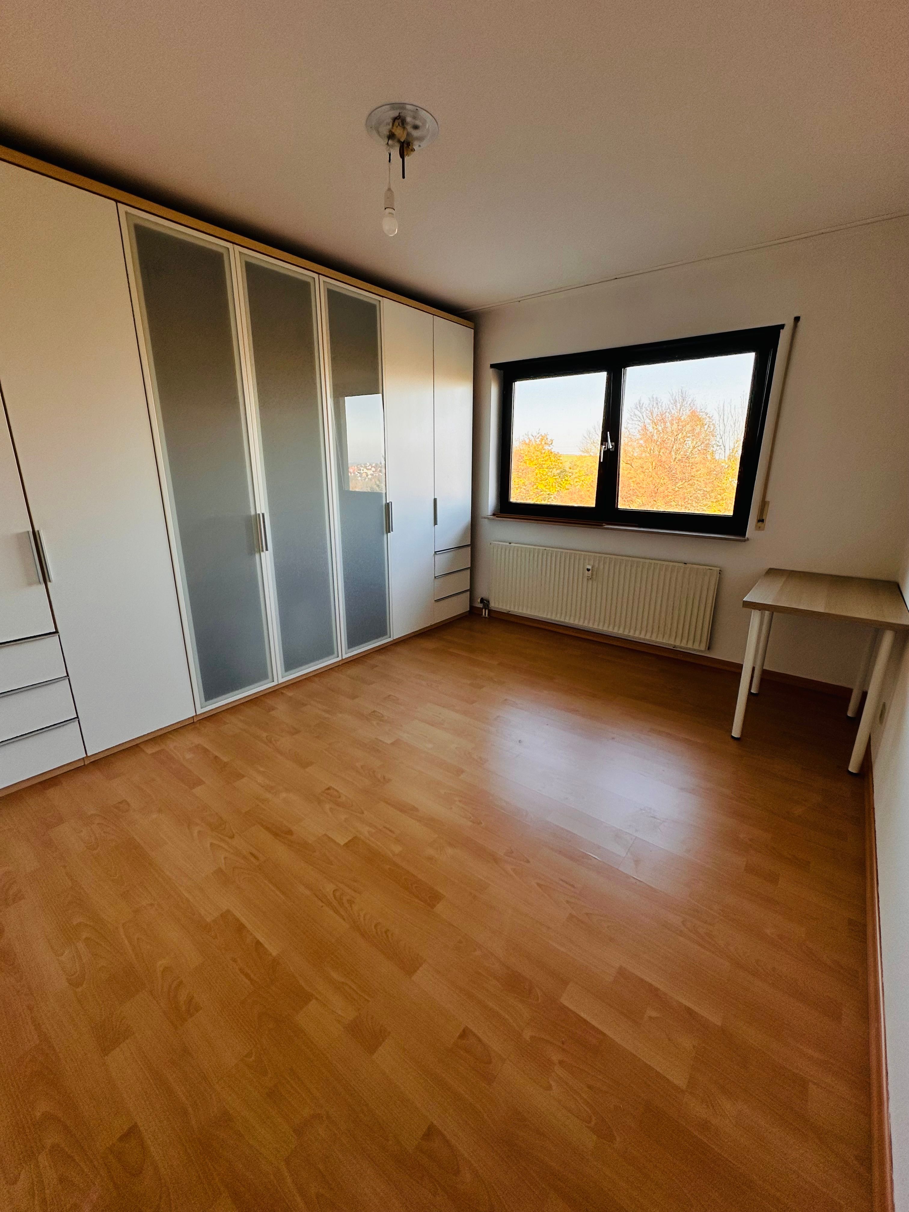 Beautiful And Bright 2.5-Room Partially Furnished Apartment With Kitchen, Balcony, And Underground P - Beautiful and bright 2.5-room partially furnished apartment with kitchen, balcony, and underground parking in Leonberg. - Gallery - 8