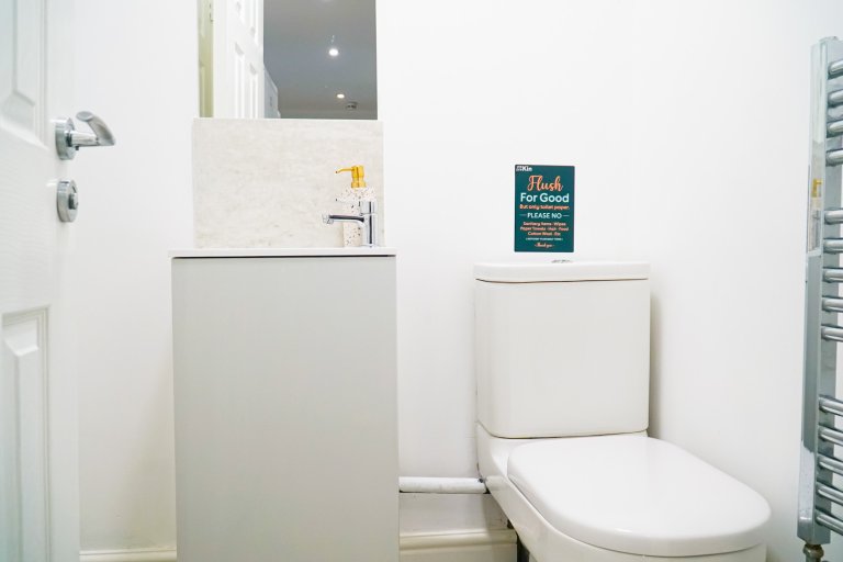  6 Bedroom House ,3  -  Baggholme Road  - Gallery -  7