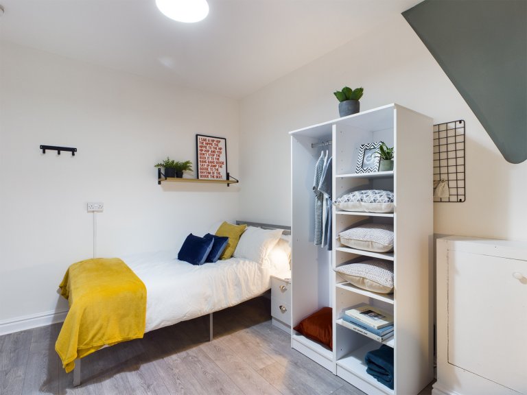  6 Bedroom House, 10  -  Richmond Road  - Gallery -  1