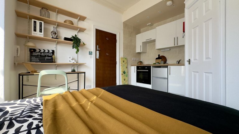  6 Bedroom House, 12  -  Richmond Road  - Gallery -  3
