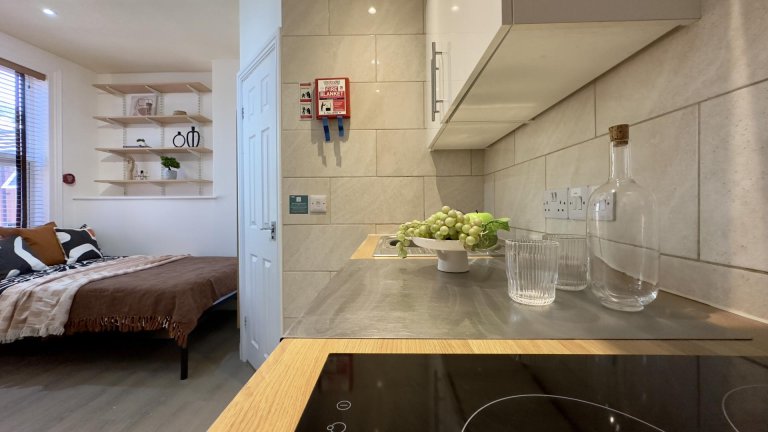  6 Bedroom House, 12  -  Richmond Road  - Gallery -  5