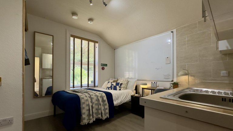  6 Bedroom House, 12  -  Richmond Road  - Gallery -  2