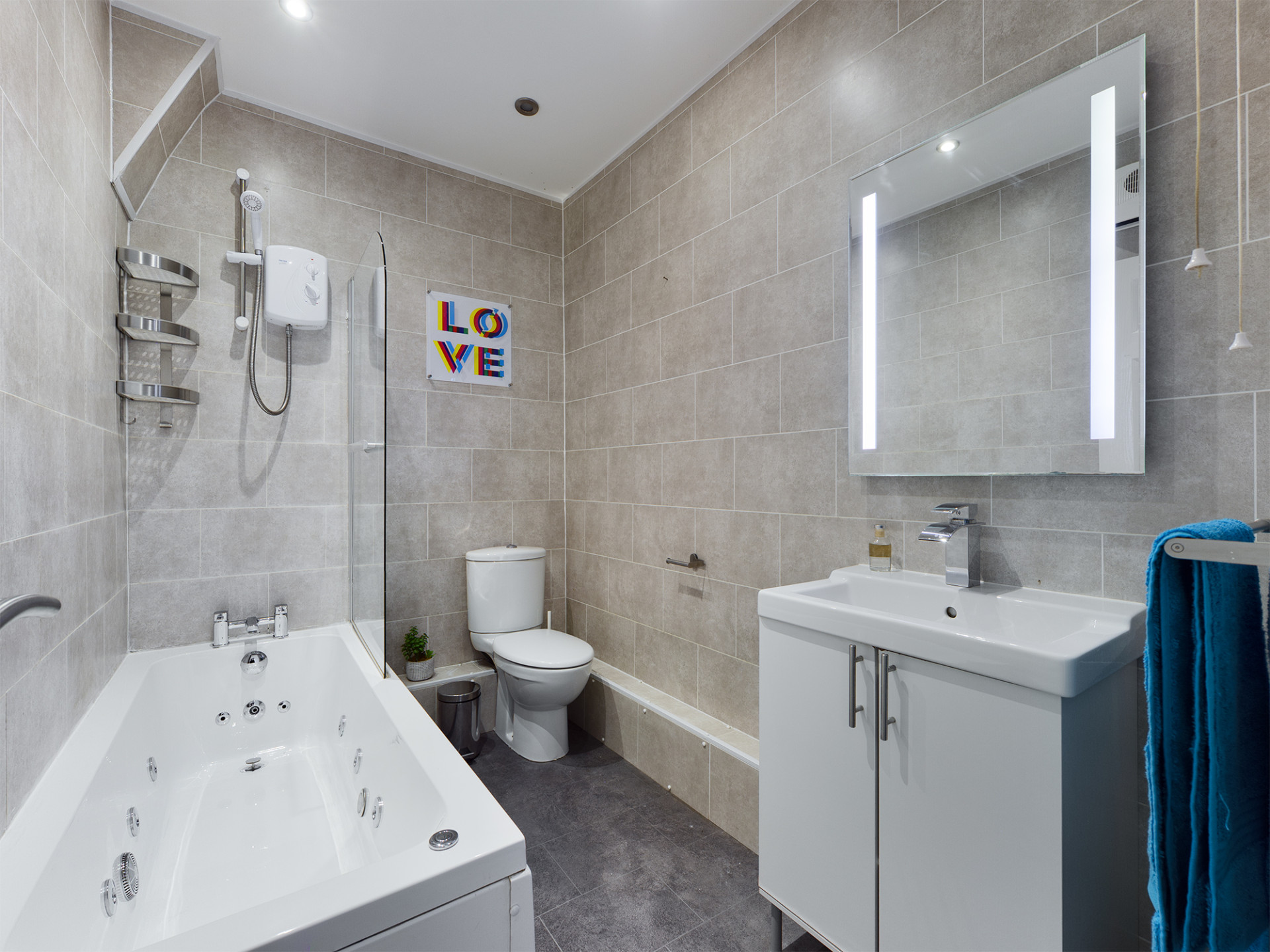  9 Bedroom House  -  Burleigh Street  - Gallery -  4