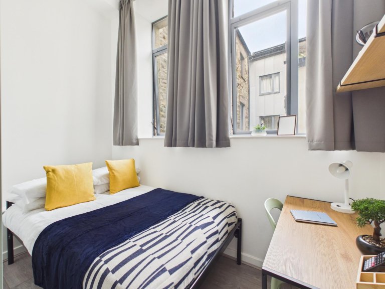 3 Bedroom House - Flat 3 - China Street - Gallery - 1
