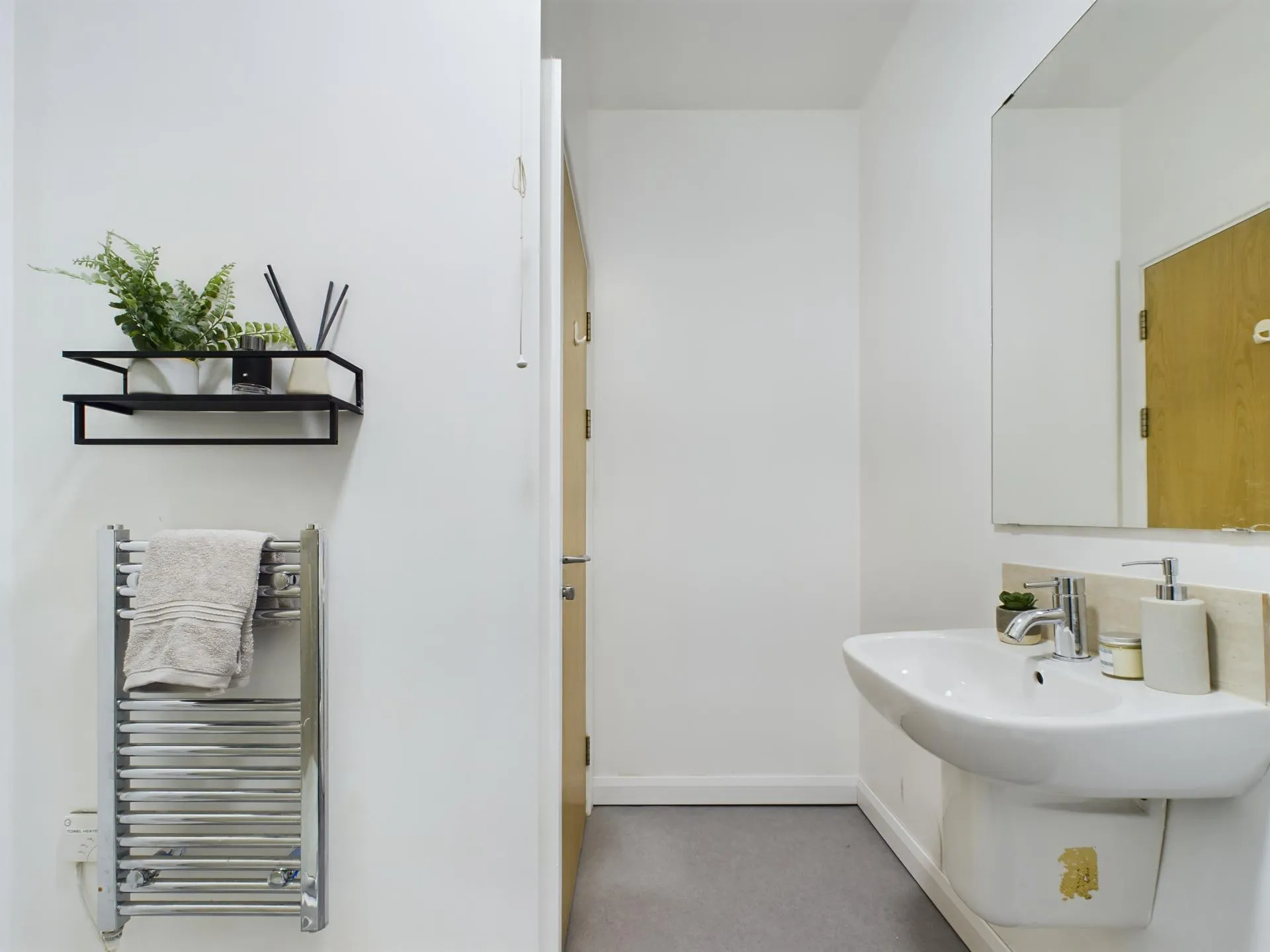 3 Bedroom House - Flat 2 - 9