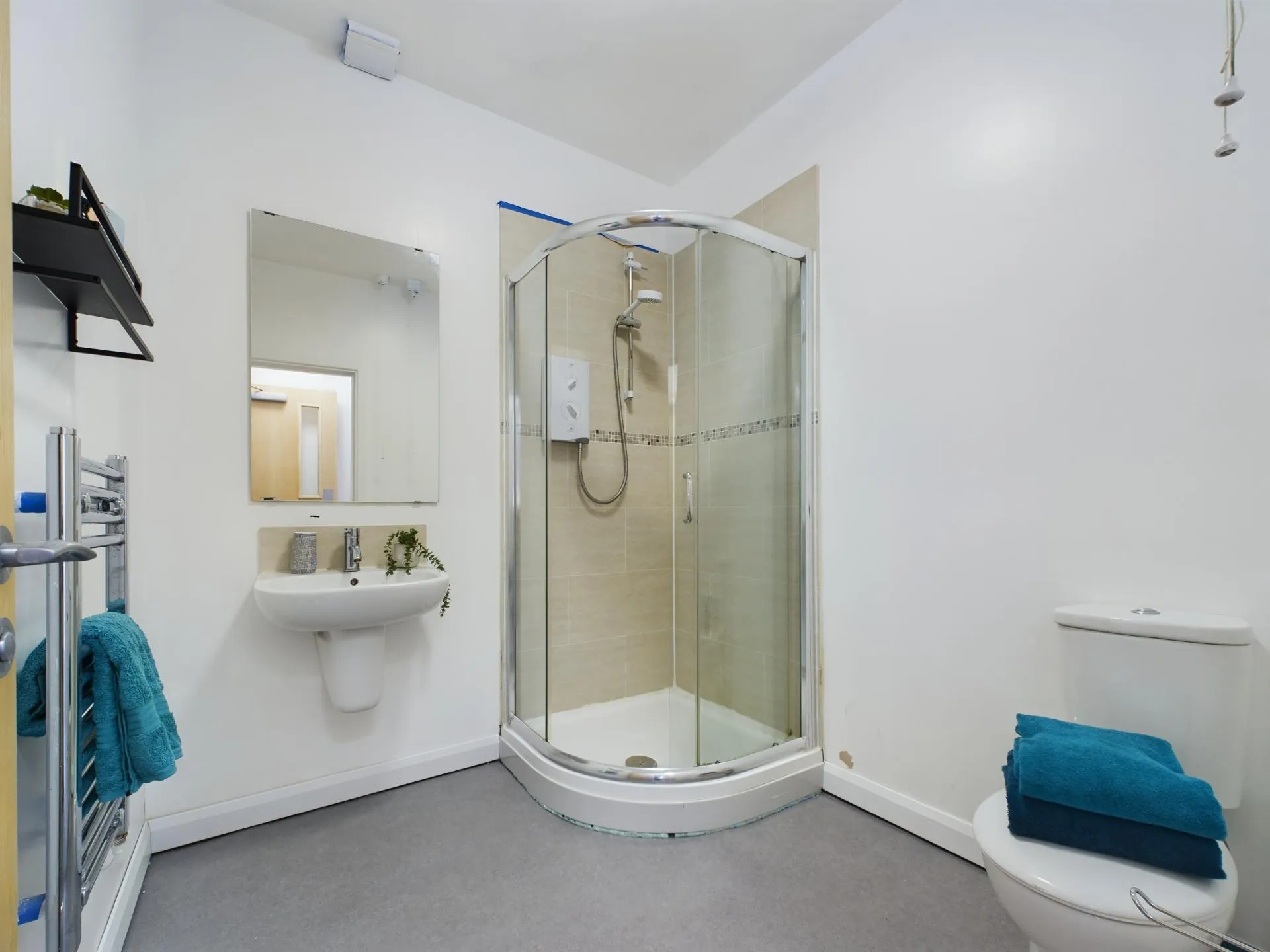 3 Bedroom House - Flat 2 - 10