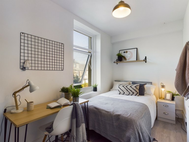 6 Bedroom House  -  Milking Stile Lane  - Gallery -  1