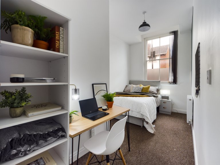  8 Bedroom House, 213 Smithdown Road  -  Smithdown Road  - Gallery -  3