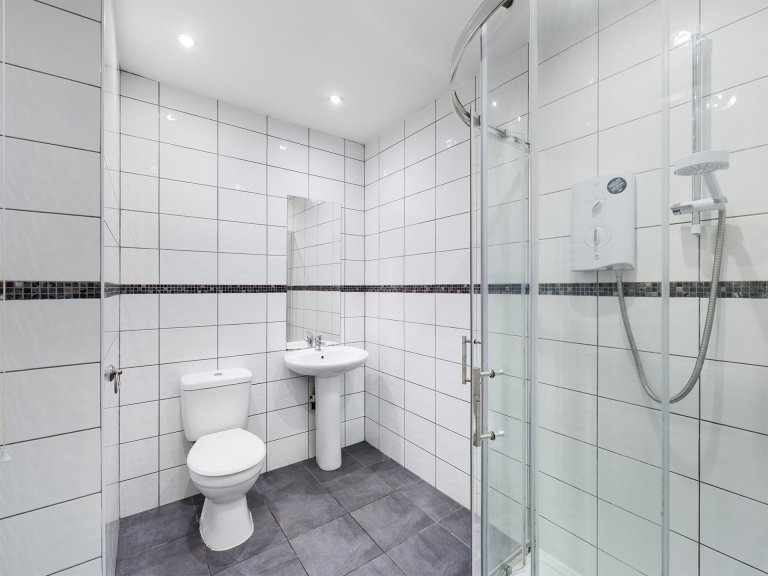  6 Bedroom House, 146 Jubilee Drive  -  Jubilee Drive  - Gallery -  4
