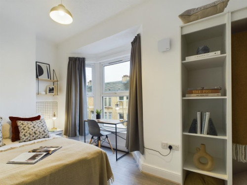 Leopold Road  - Gallery -  5