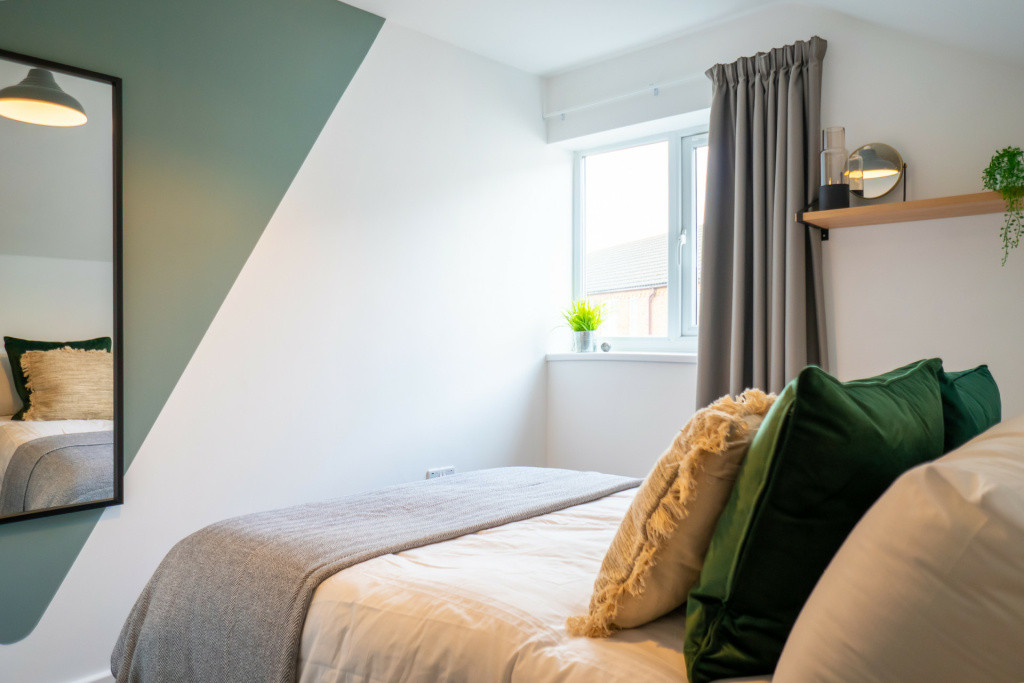 6 Bedroom House  -  Ashfield Road  - Gallery -  7