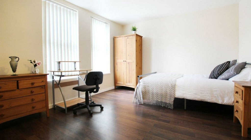  6 Bedroom House  -  Ashfield Road  - Gallery -  2