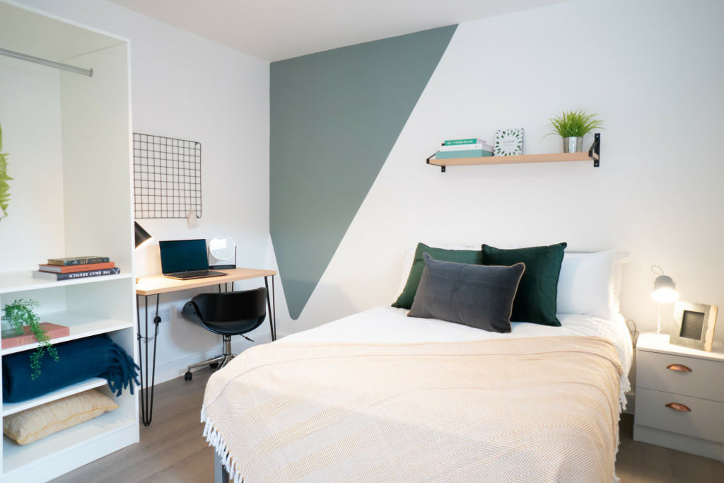  8 Bedroom House (79 Crofton Street)  -  Crofton Street  - Gallery -  1