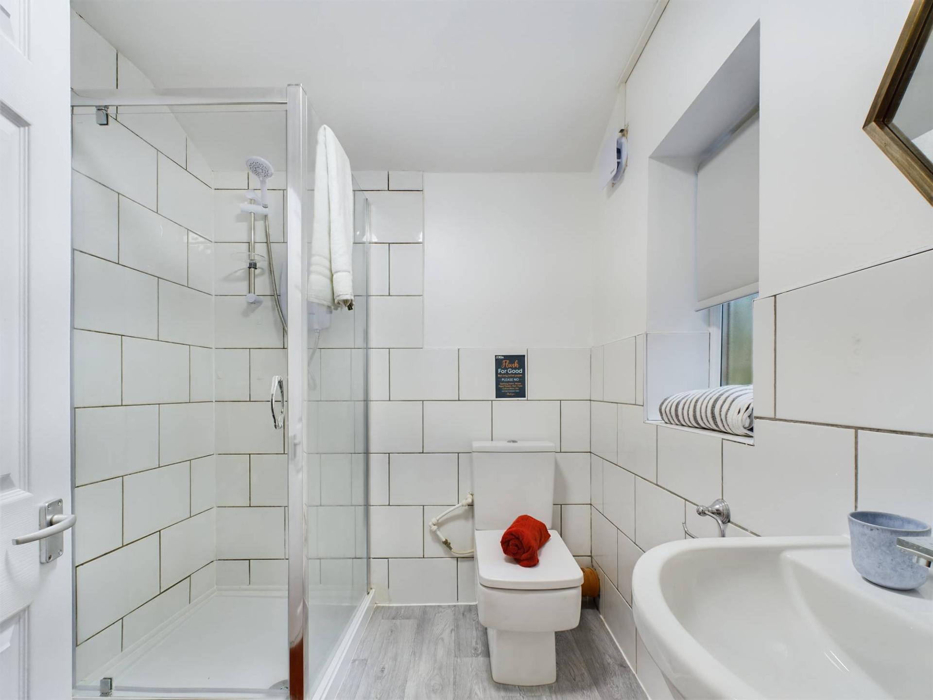  7 Bedroom House  -  Cyril Street  - Gallery -  6