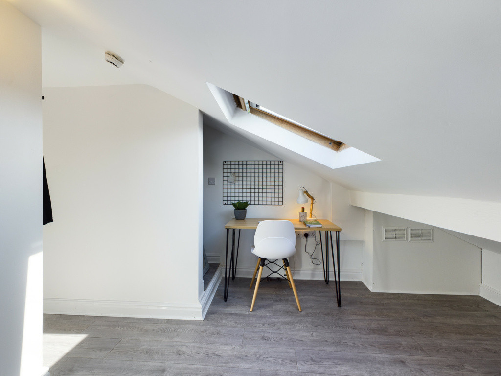  7 Bedroom House (9 Ruskin Avenue)  -  Ruskin Avenue  - Gallery -  5