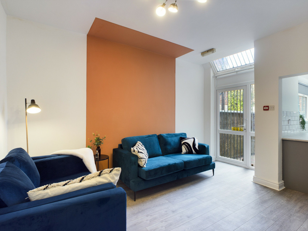  7 Bedroom House (9 Ruskin Avenue)  -  Ruskin Avenue  - Gallery -  4
