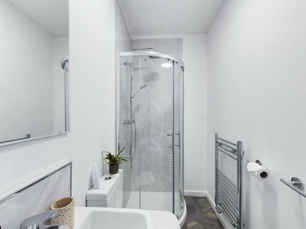  7 Bedroom House (3 Ruskin Avenue)  -  Ruskin Avenue  - Gallery -  2