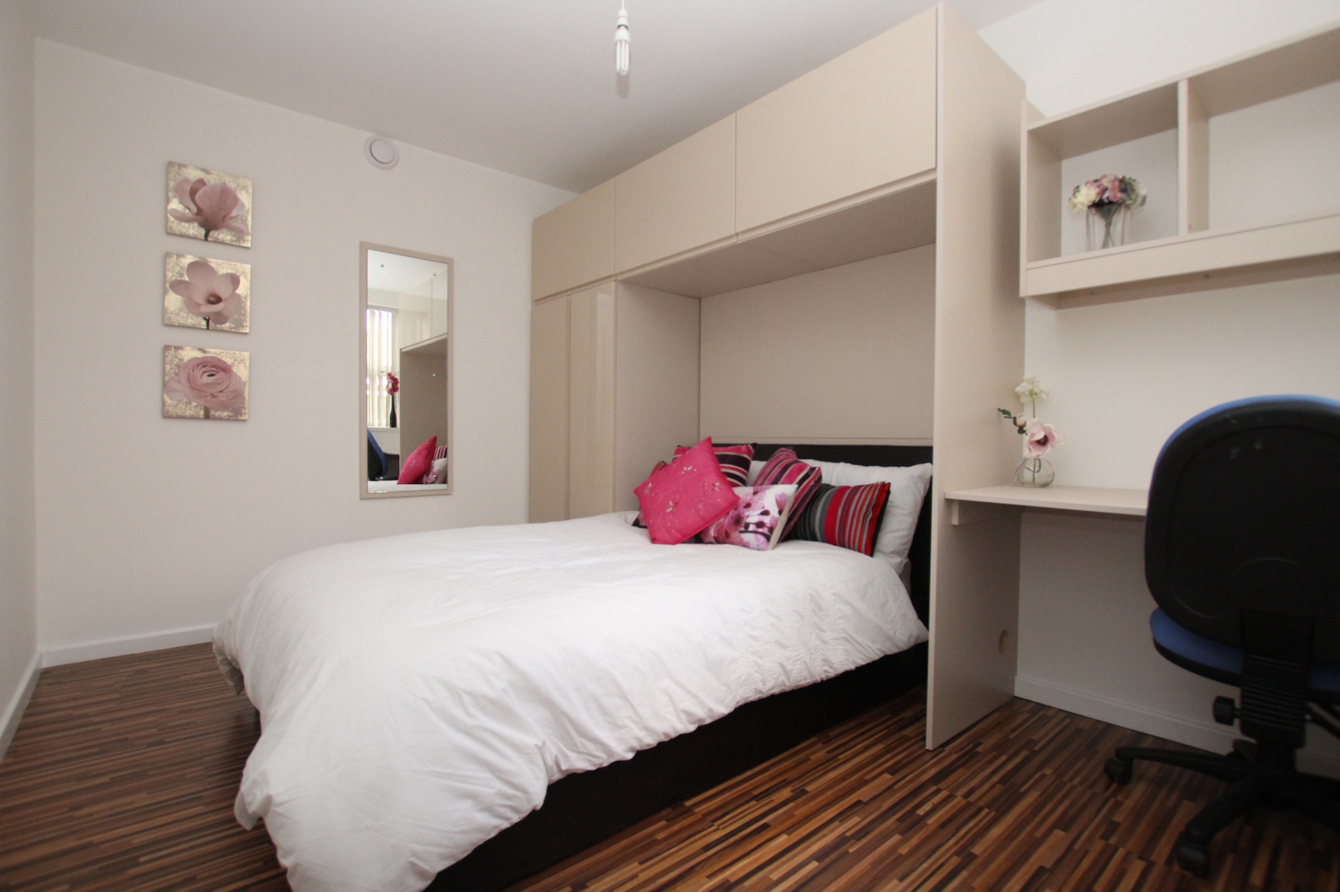  6 Bedroom House (49 Ruskin Avenue)  -  Ruskin Avenue  - Gallery -  1