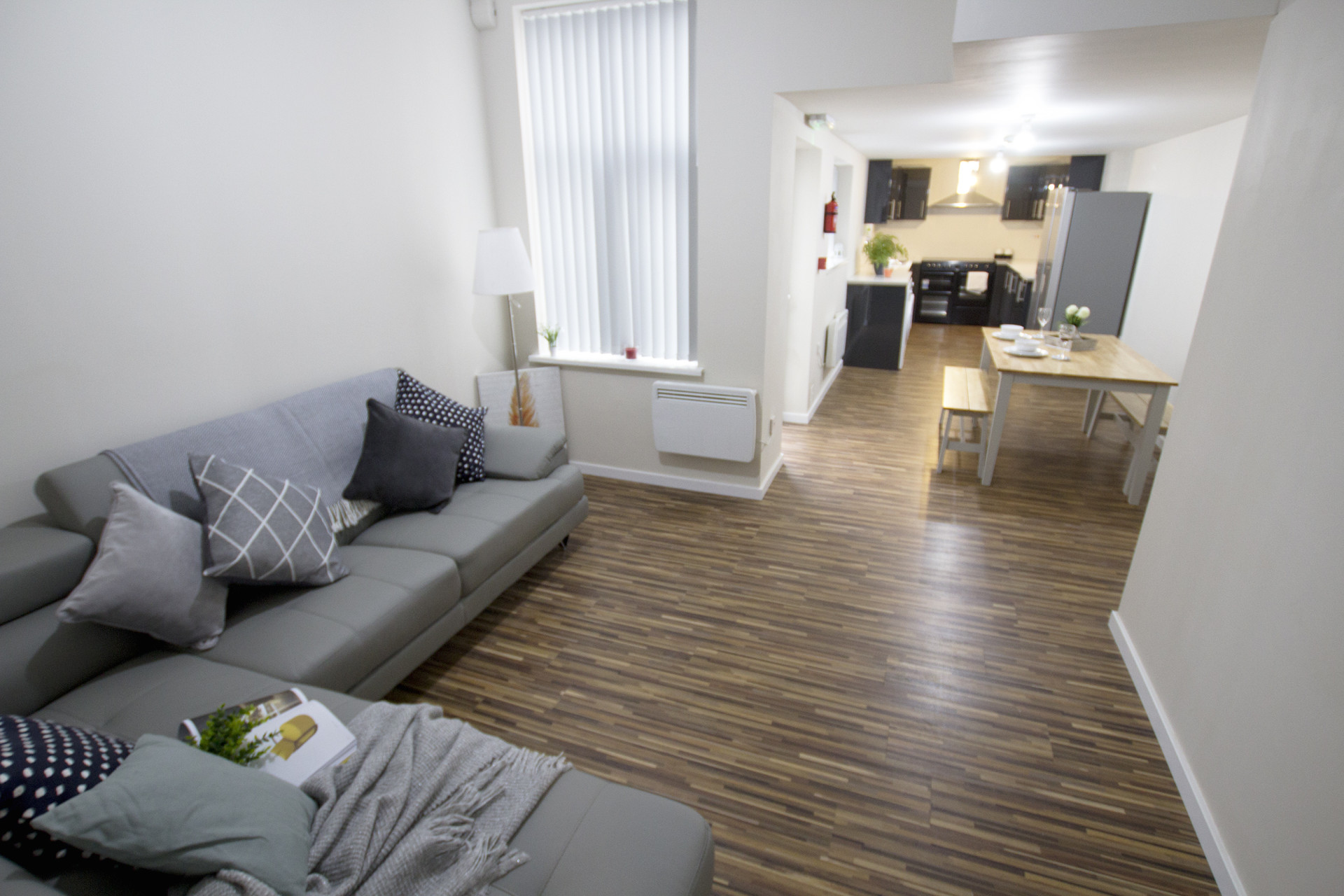 6 Bedroom House  -  Deramore Street  - Gallery -  4