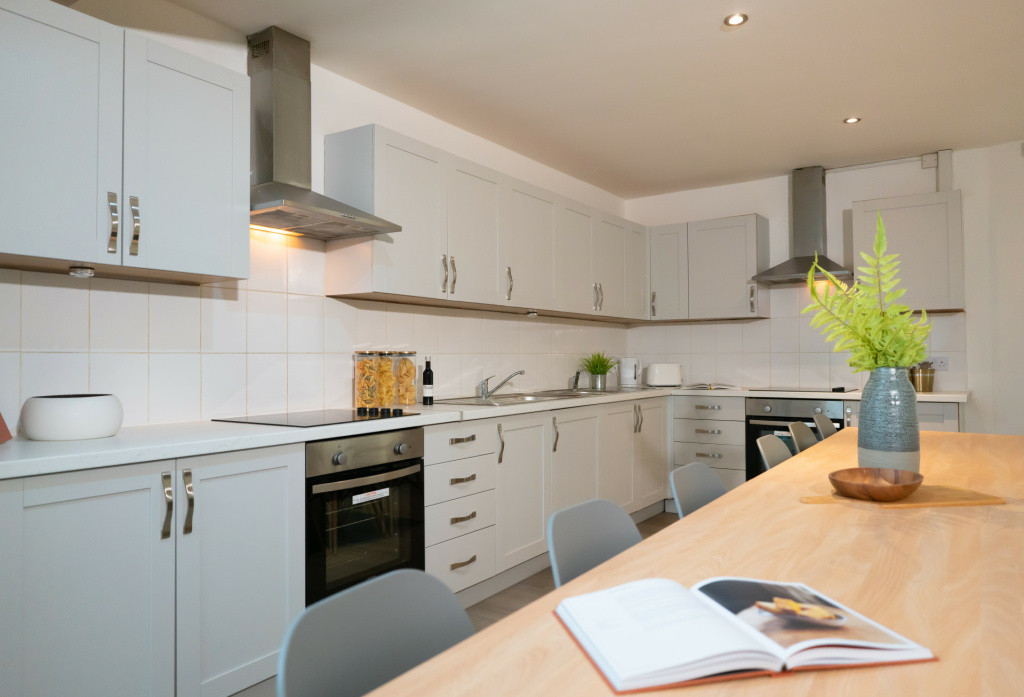  3 Bedroom House (Flat 2)  -  Dickenson Road  - Gallery -  4