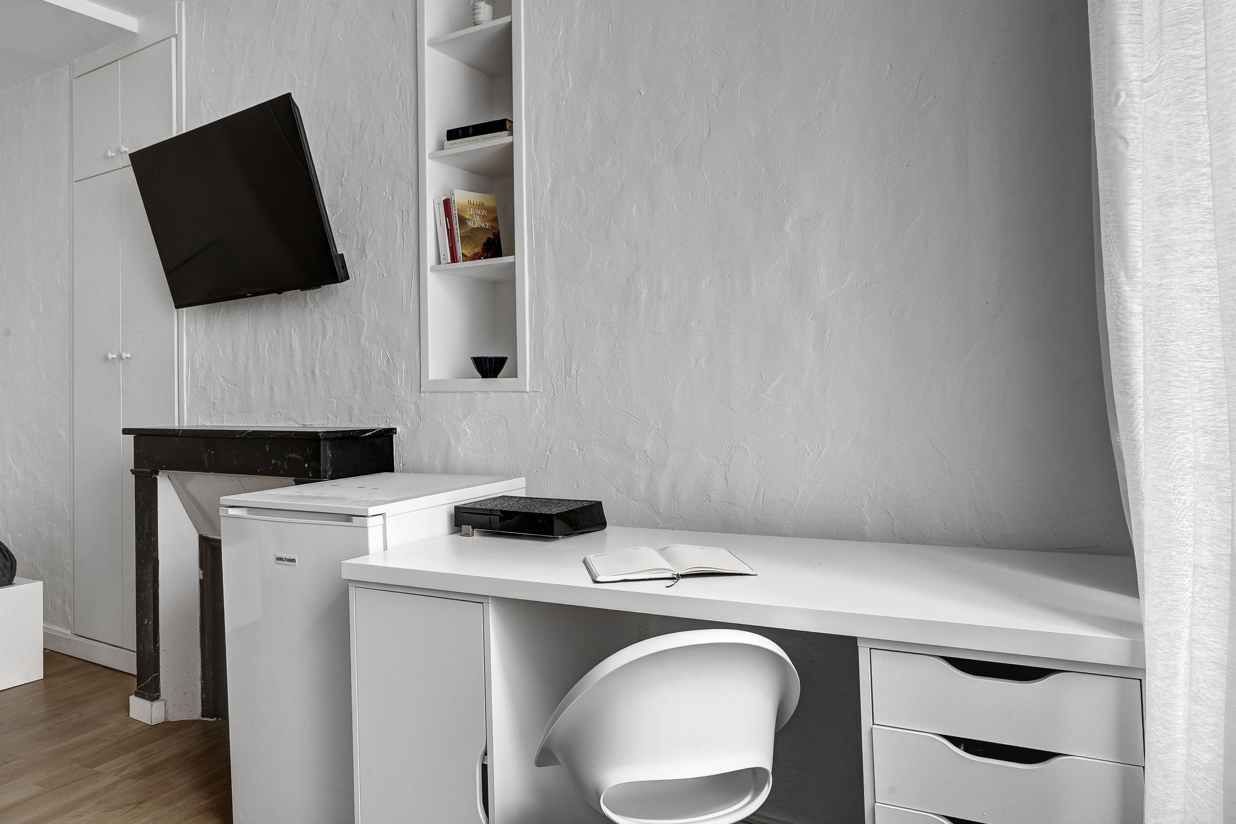  Following The Grenelle Summit: Studio Apartment At The Foot Of The Eiffel Tower  -  Following the Grenelle Summit: Studio apartment at the foot of the Eiffel Tower  - Gallery -  11