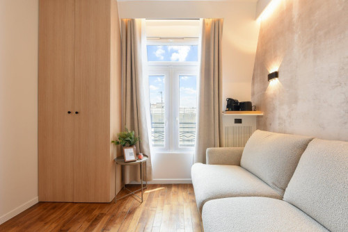 High-End Renovated Studio – Bright & Ideally Located in Paris 15th  - Gallery -  5