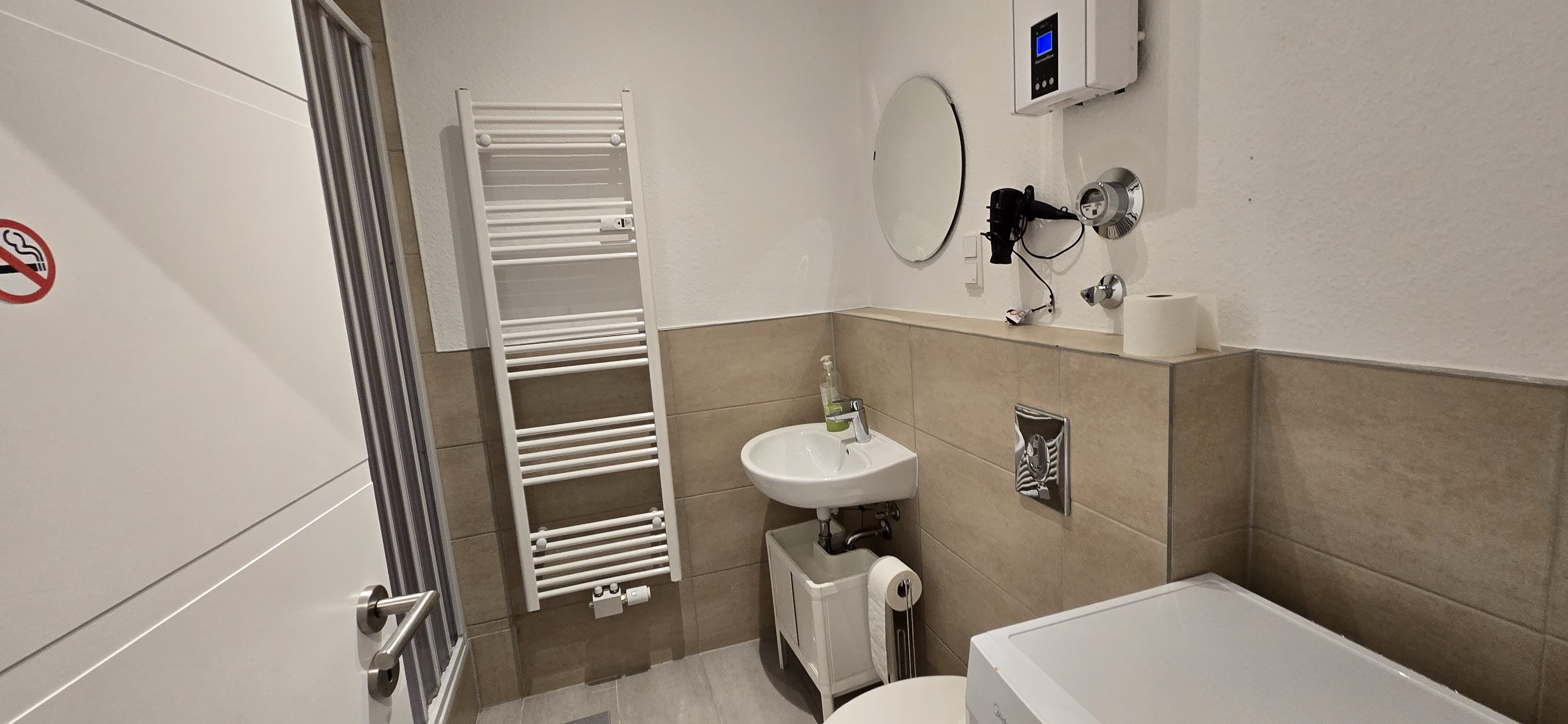  Neat Studio In Popular Area  -  Neat studio in popular area  - Gallery -  7